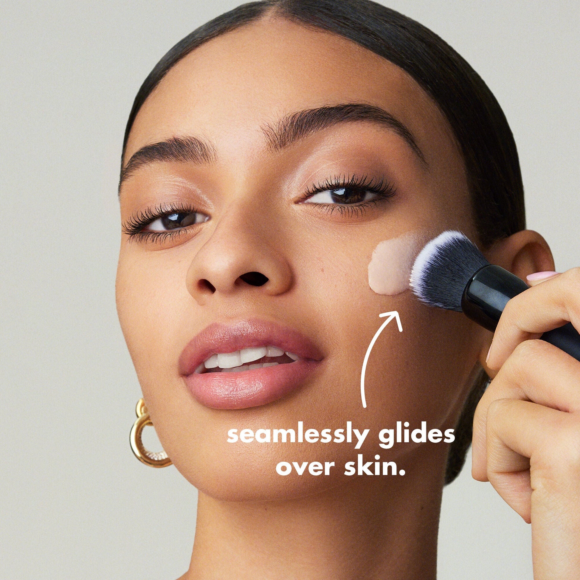 liquid-poreless-putty-primer-u9 0326_EDU_LiquidPorelessPuttyPrimer_Model.jpg