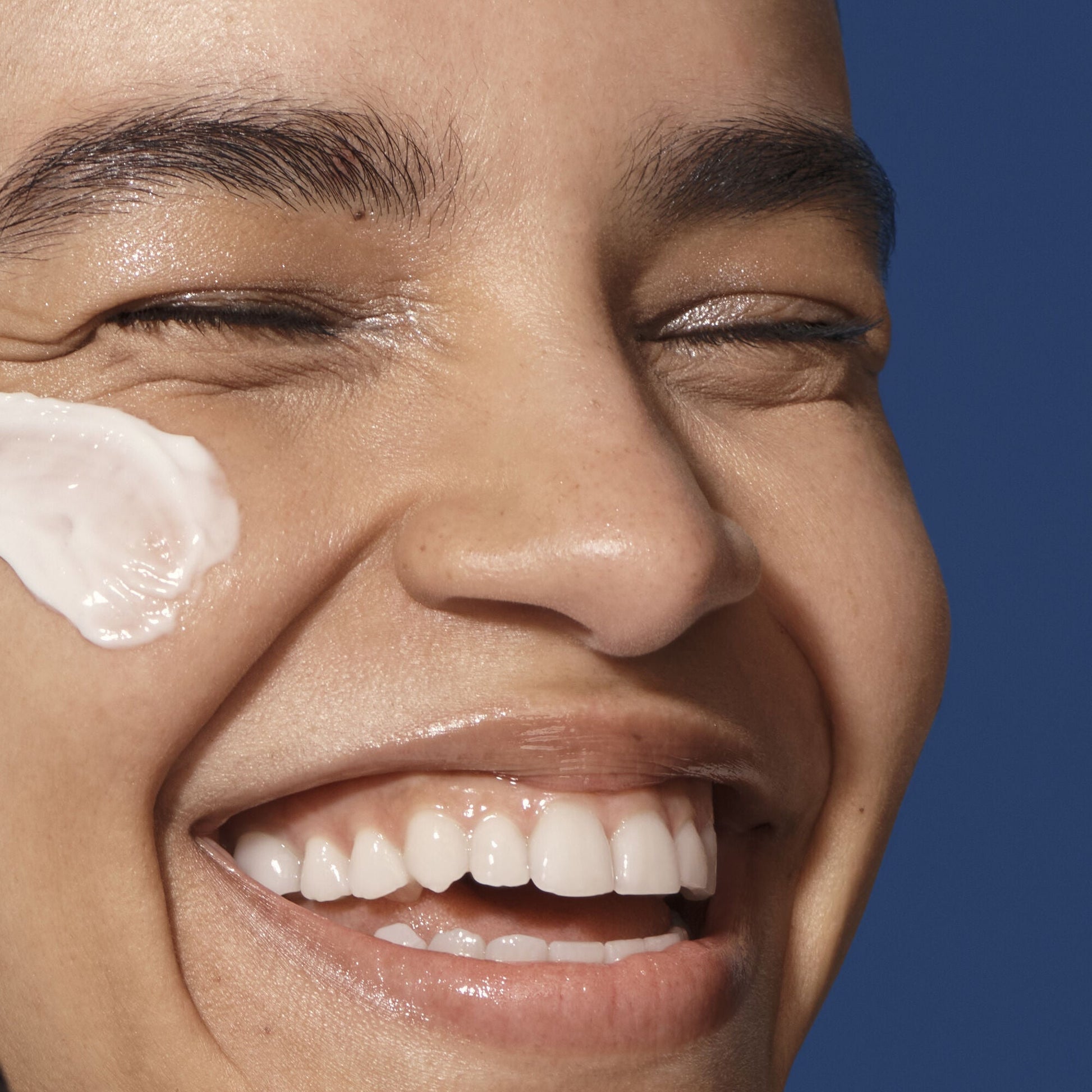 holy-hydration-barrier-goals-cream-regular-r0 042325_SKIN_Austria_HHBC_Strength-Hero_095_v3_RGB_IGF_54364e3f-0c46-4b46-b681-0e5cfd438287.jpg