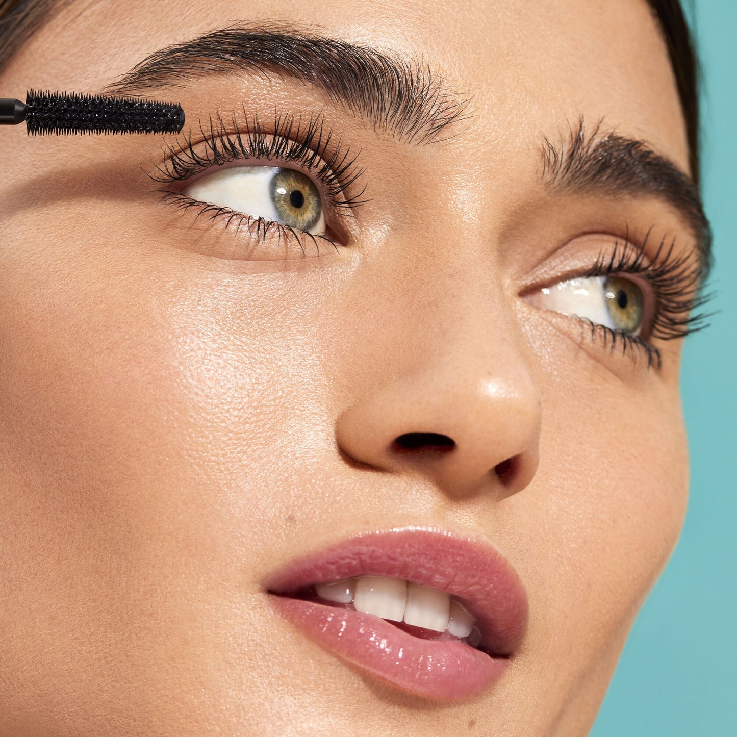 lash-xtndr-mascara-t4 060623_Lexi_LashXtndr_Look1_093_v4_RGB_IGF.jpg