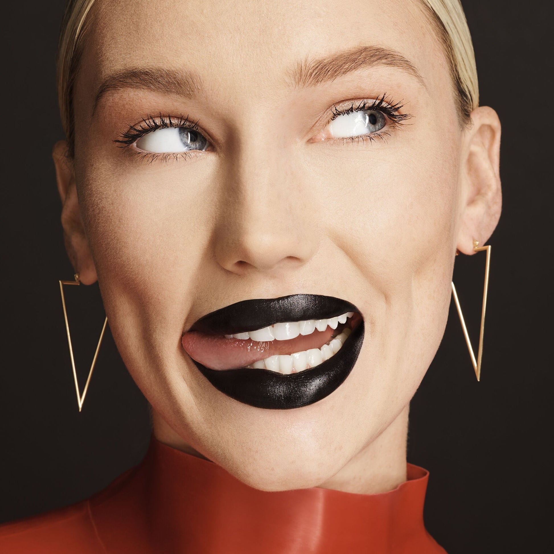o-face-satin-lipstick-a7 071222_MD_Look4_0124_FINAL_RGB_IGF.jpg