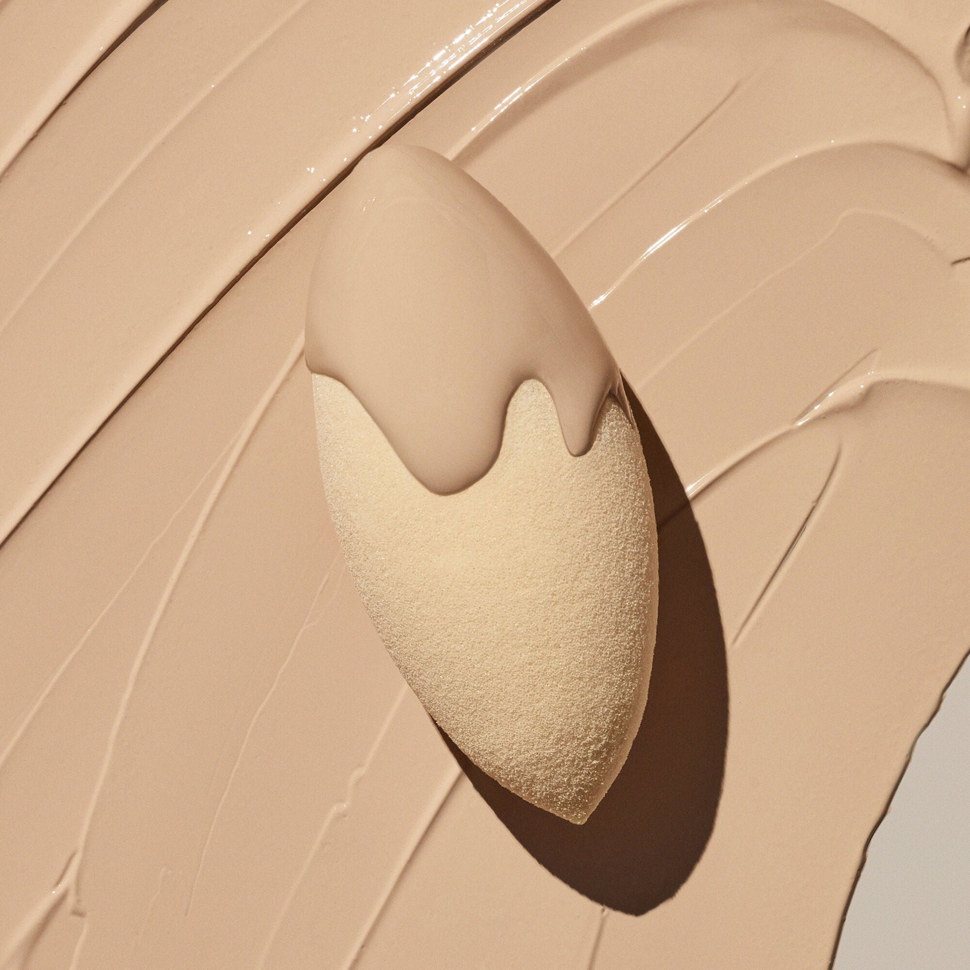 camo-concealer-sponge-u4 07312020_CamoSponge_009_IGF.jpg