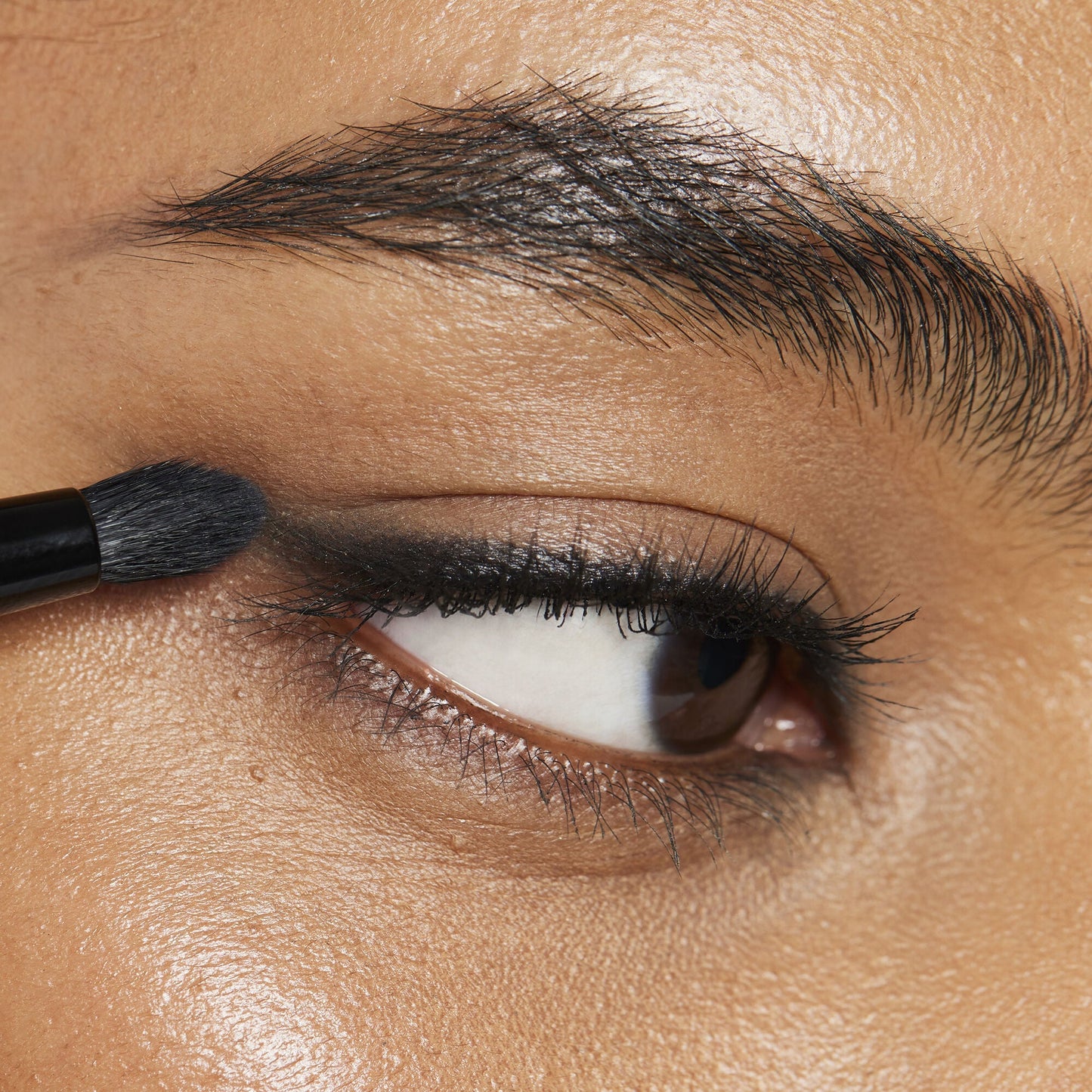 smudge-n-smoke-eyeliner-brush-u7 100824_elf_Shikin_Kohl_App_017_RGB_IGF.jpg