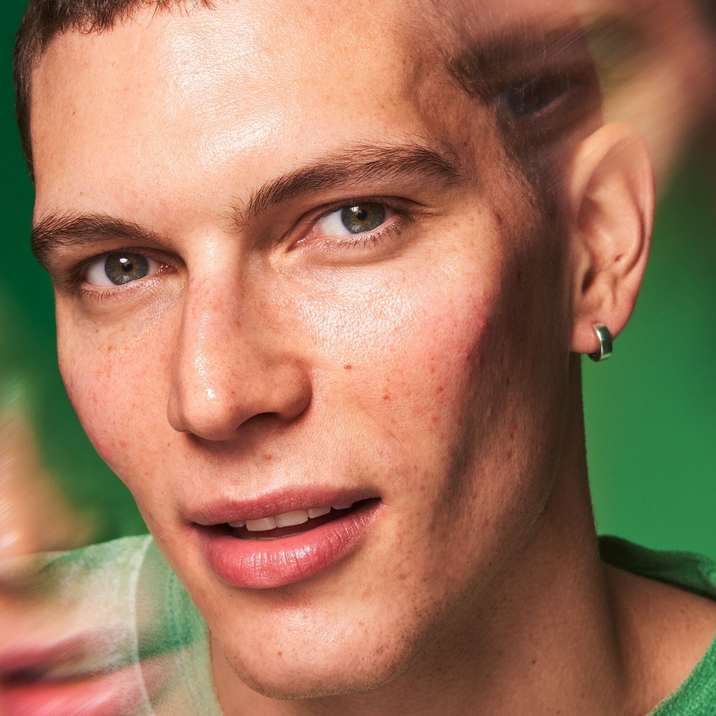 plz-clarify-facial-oil-f2 100924_SKIN_Jean_PlzC_EndLook_0036_v1_RGB_IGF.jpg