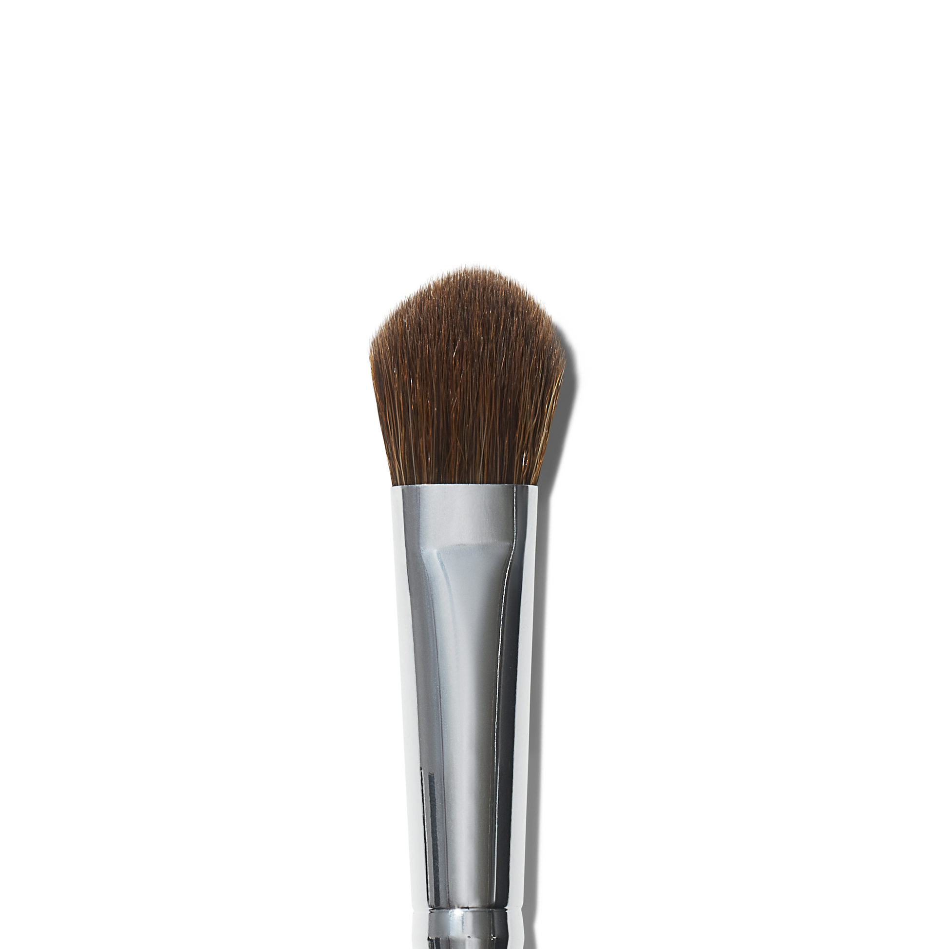 wide-tapered-eyeshadow-brush-m3 21994_MACRO_R.png