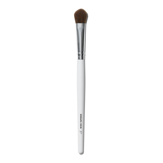 wide-tapered-eyeshadow-brush-m3 21994_OPENA_R.png
