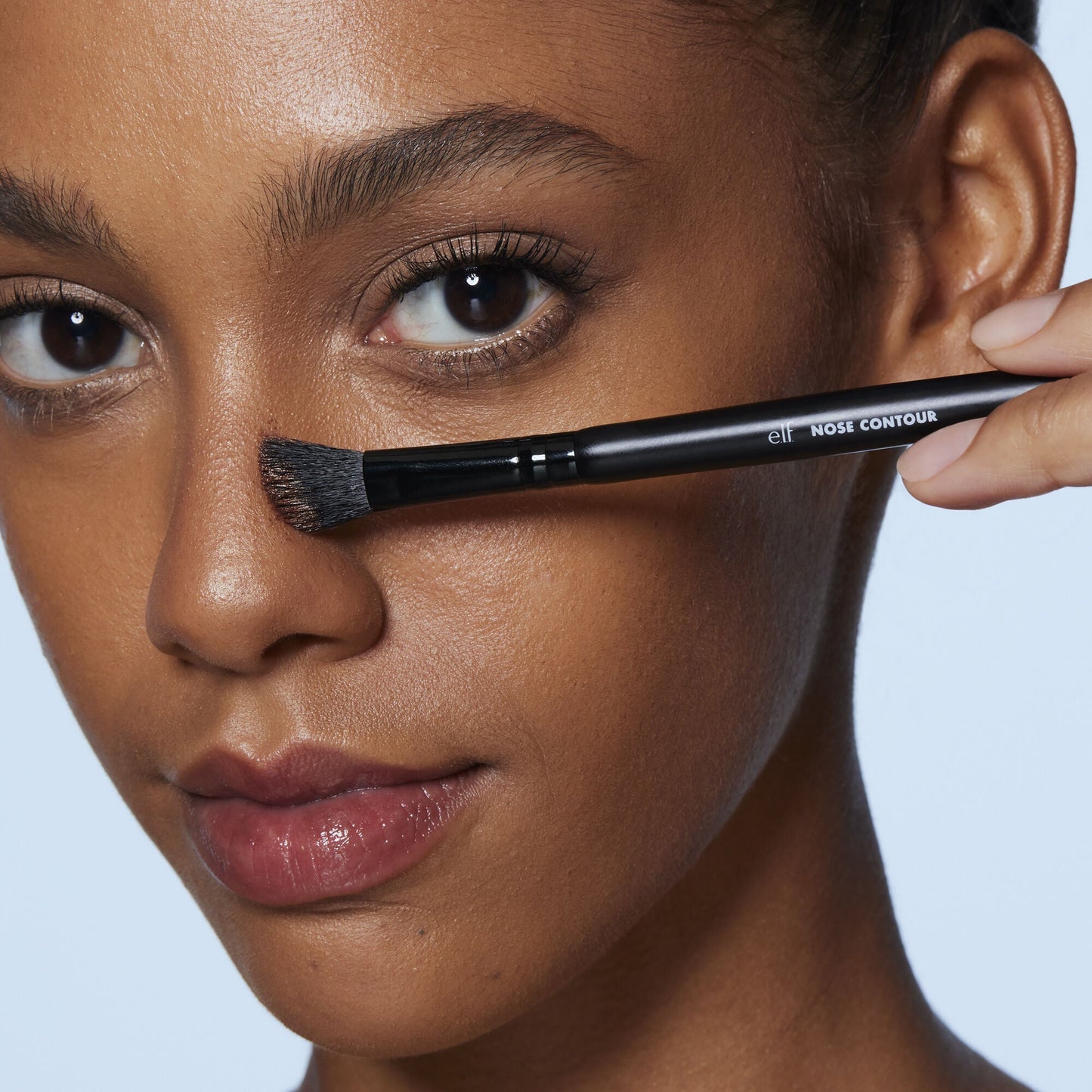 dual-ended-nose-contour-brush-q5 81283_Nose_Contour_Brush.jpg