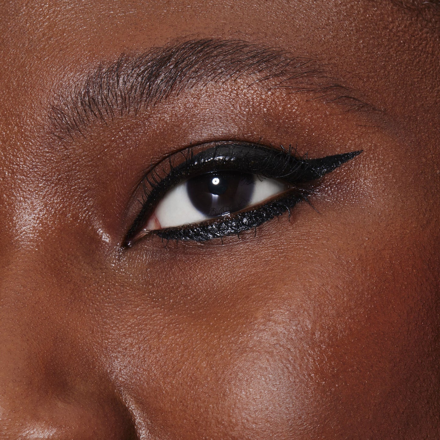 h2o-proof-inkwell-eyeliner-e2 82969_DJ_H20_PROOF_INKWELL_EYELINER_MACRO.jpg