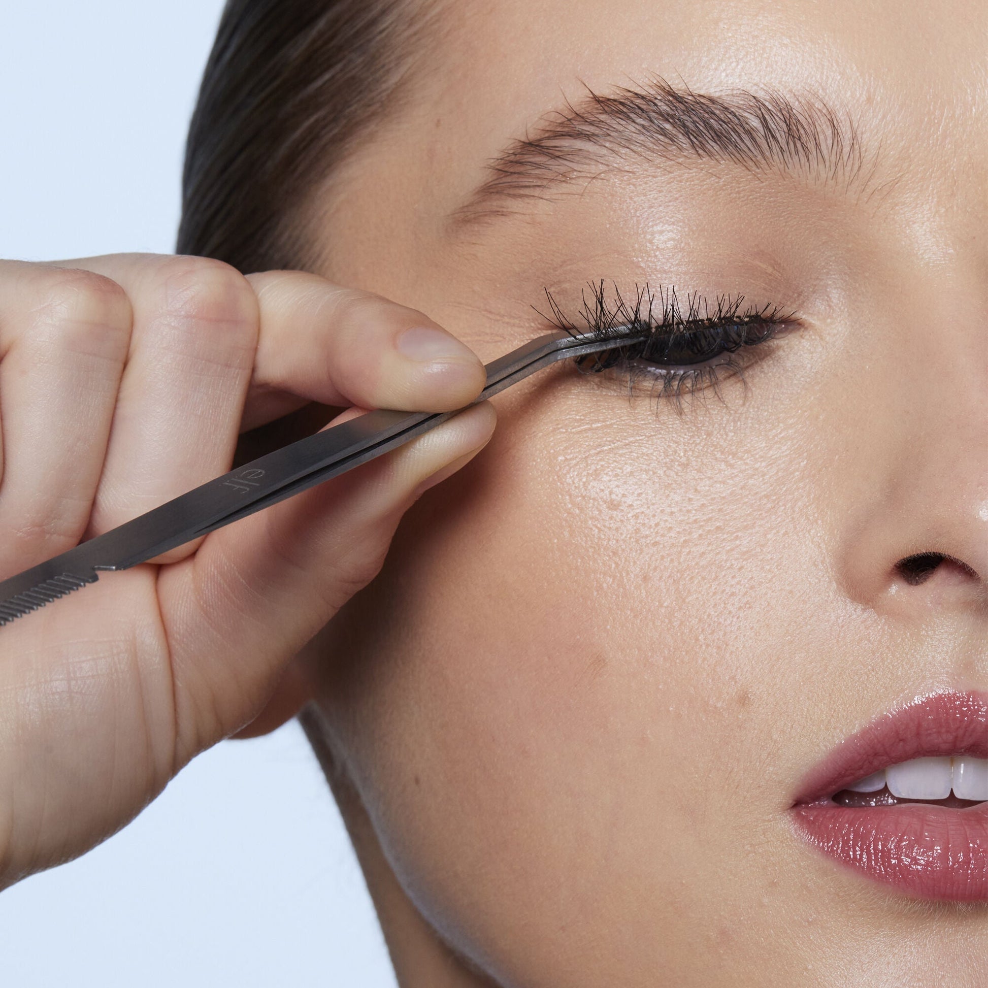 false-eyelash-applicator-c0 84093_False_Lash_Applicator.jpg