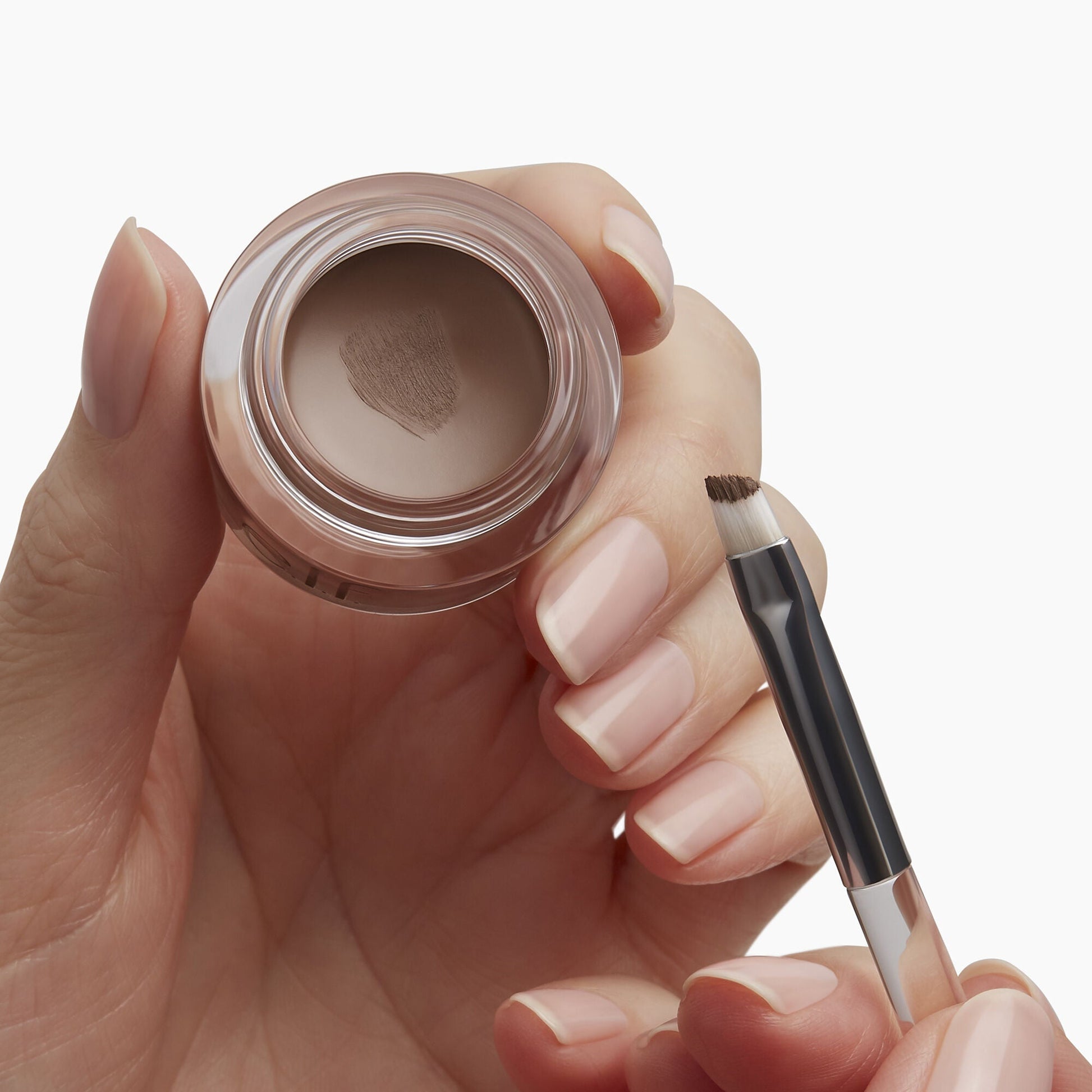 precision-dual-sided-eyebrow-brush-e0 85315_PrecisionDualSidedEyebrowBrush_Model.jpg