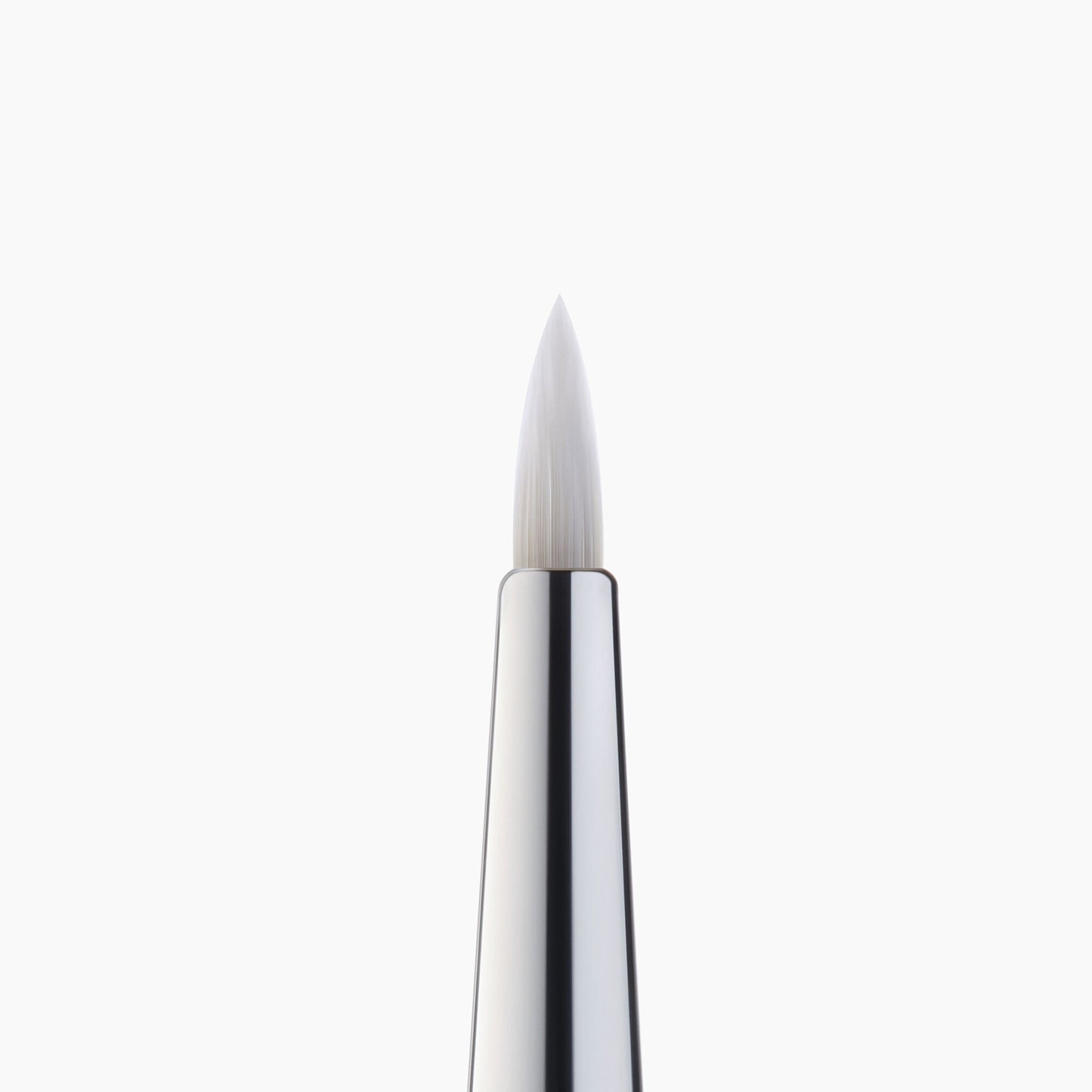 precision-dual-sided-eyebrow-brush-e0 85315_PrecisionEyelinerBrush_Macro_V2.jpg